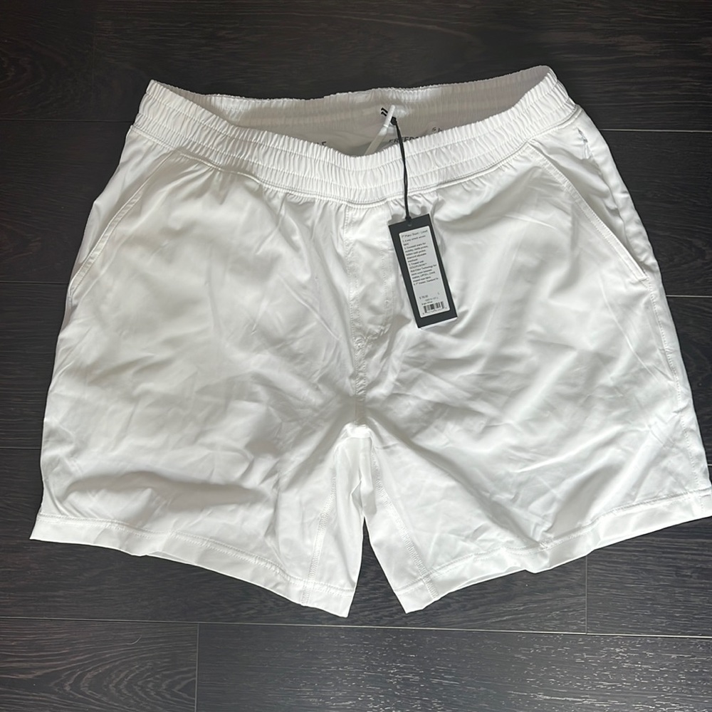 Rhone Mako 7” lined white short (Large)